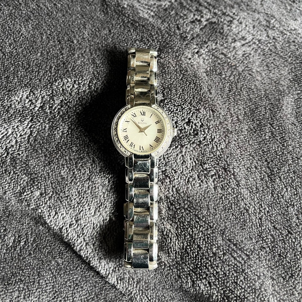 Bulova C860955 Mother of Pearl w/ Diamond Stainless Steel Watch EUC